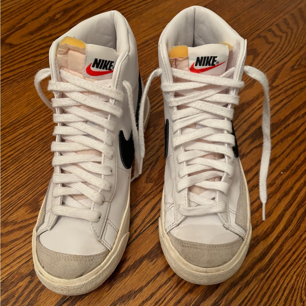 White Nike Blazers Size 7